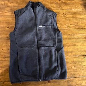 FIGS On-Shift Fleece Vest Size S Charcoal